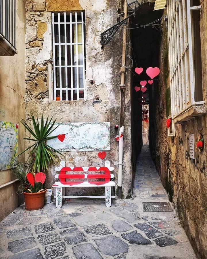 Al Molo Sant'Eligio Hotel Tarente Buitenkant foto