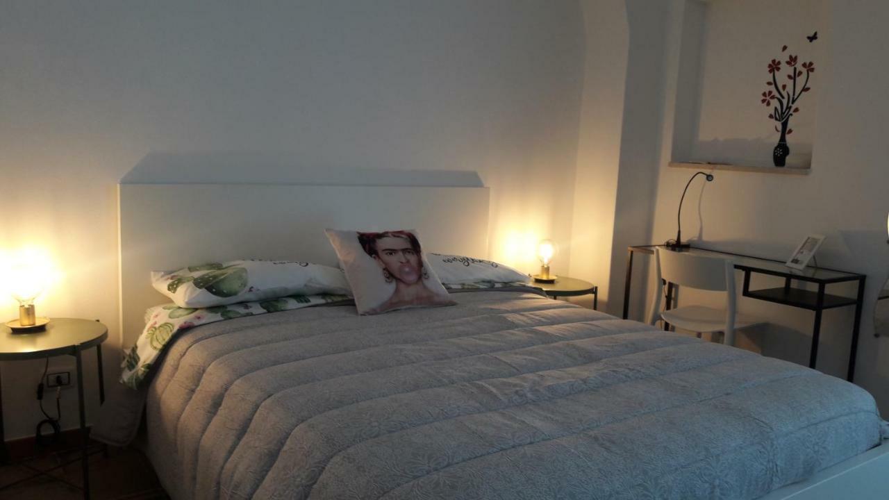 Al Molo Sant'Eligio Hotel Tarente Buitenkant foto